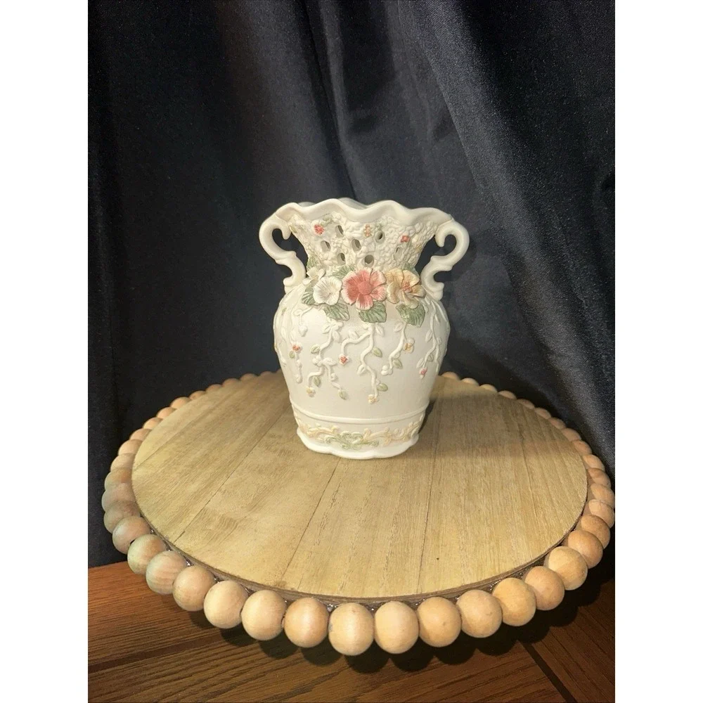 VTG Capodimonte Style Porcelain Vase with Applied Roses and it's original box